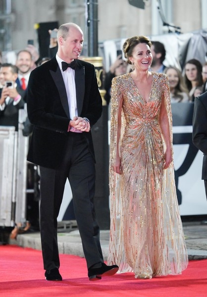 Девушка Бонда: Кейт Миддлтон в платье Jenny Packham на премьере в Лондоне