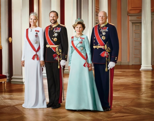 Не только Виндзор: самые влиятельные королевские семьи нашего времени