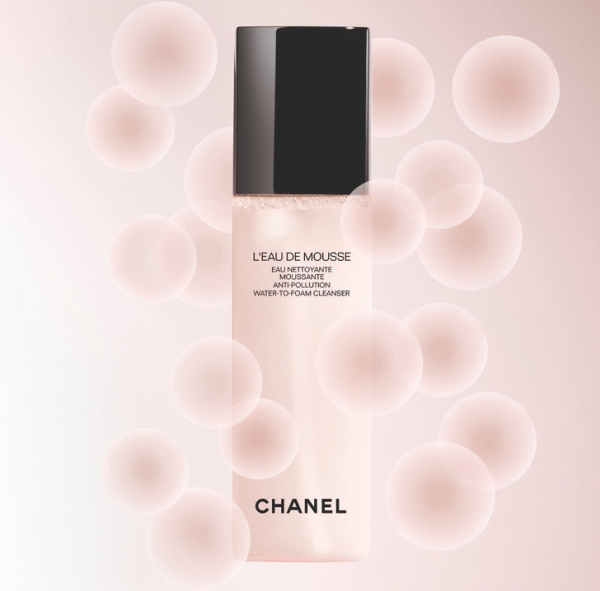Аква-пенка вместо мицеллярной воды: Chanel выпустили новое очищающее средство для лица