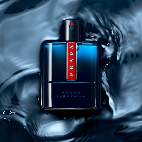 Blue fall: чем пахнет новый аромат Prada, которым пользуется Джейк Джилленхол