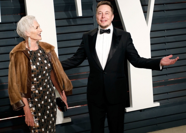 Вот что значит «баснословно богат»: Илон Маск может стать первым в мире триллионером