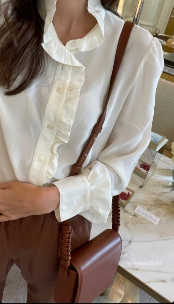 Пара идеальных кожаных брюк шоколадного оттенка принцессы-модели Саши де Осма